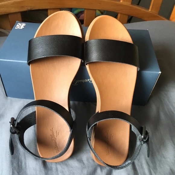 Black strapped sandals - Picture 3 of 5